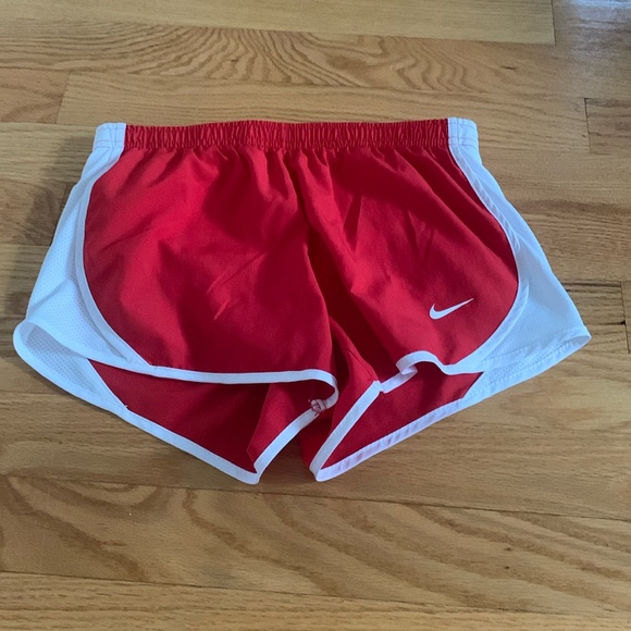 Nike Red and white girls running shorts - Picture 1 of 2